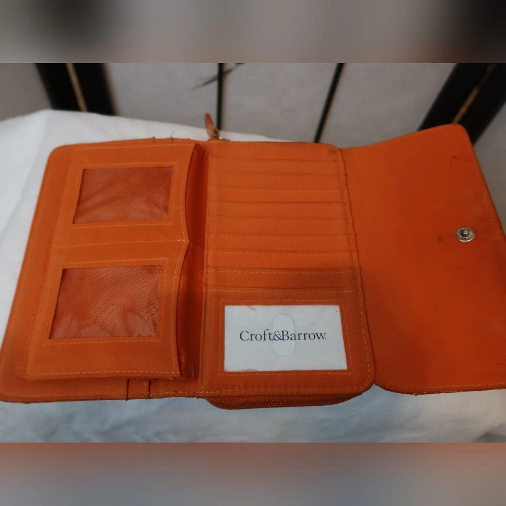 Elegant Orange Crocodile-Embossed Women's Clutch